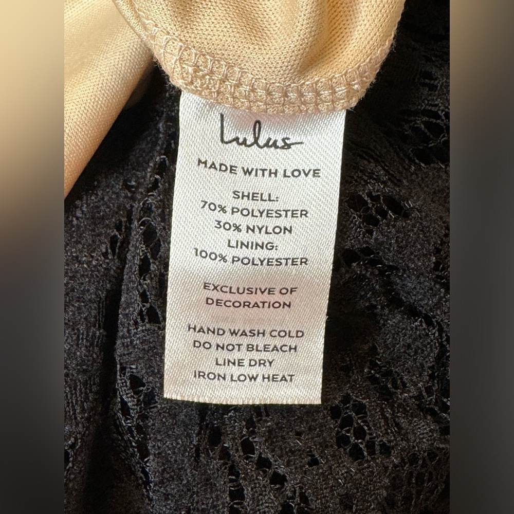 Lulu’s Women’s Pass Me the Prosecco Black Velvet Lace Tiered Midi Dress Size S - Picture 9 of 10